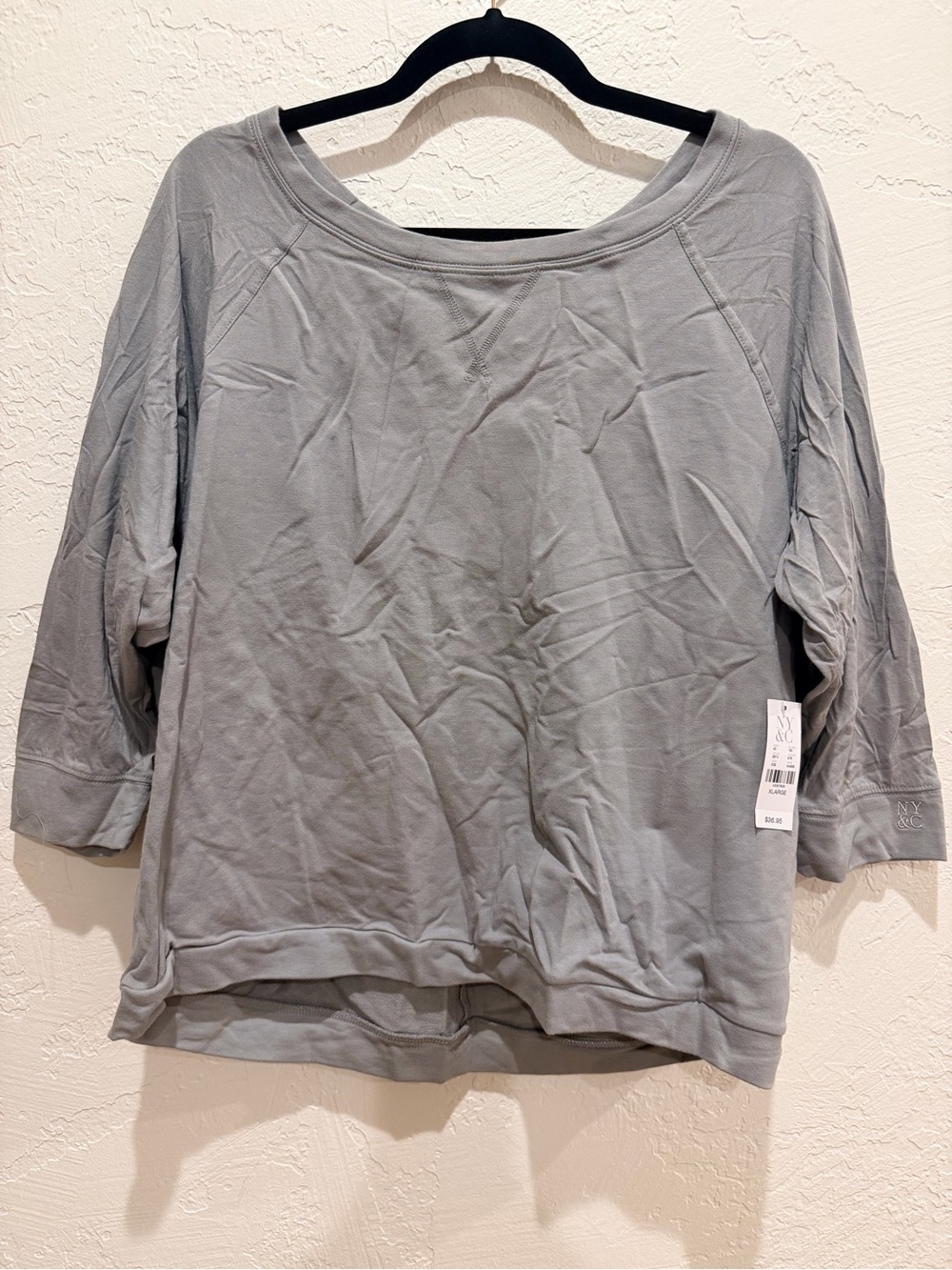 New York & Company Women's Scoop Neck Pullover in Light Gray